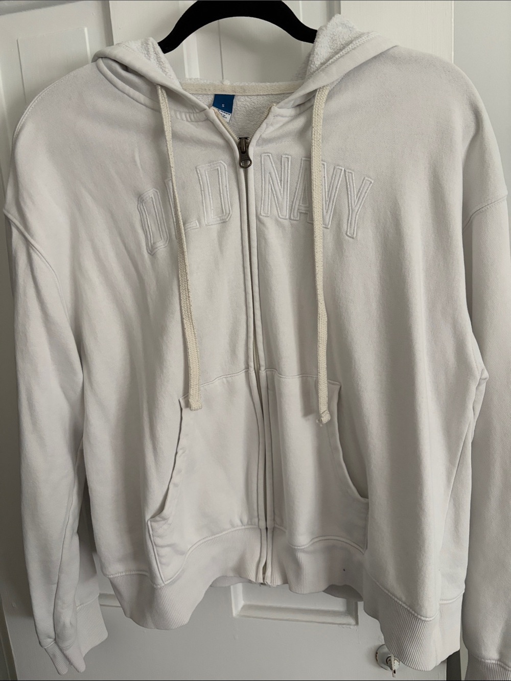 Old Navy Women’s Cream Classic Zip-Up Hooded Sweatshirt